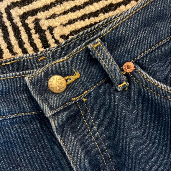 Vintage Lee Jean Shorts - Picture 5 of 7